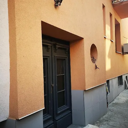 Serdika Station, Bright And Cozy Apartman *